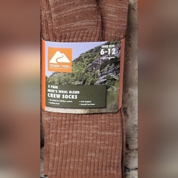 Ozark Trail Men's Wool Blend Crew Socks 2-Pack Bundle - Picture 2 of 7